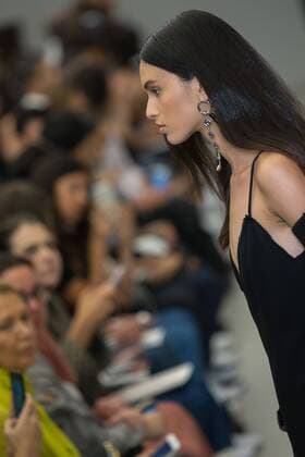 Sao Paulo Fashion Week - Animale Modenschau March 13, 2017 - Sao Paulo, Sao Paulo, Brazil - Model presents creation by Animale, during the Sao Paulo Fashion Week, winter 2017 edition, this Monday, in Sao Paulo, Brazil. Sao Paulo Brazil - ZUMAl146 20170313_zaf_l146_052 Copyright: xPauloxLopesx