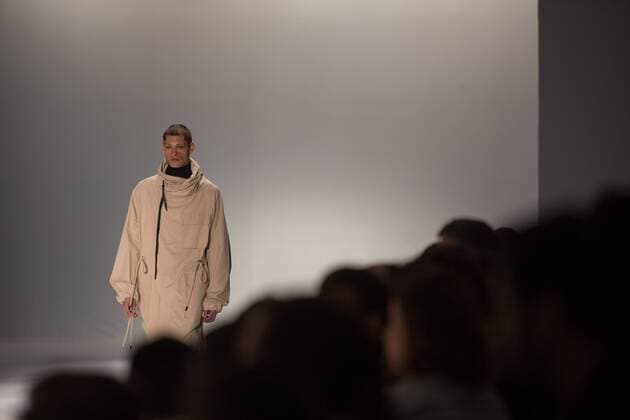 March 13, 2017 - Sao Paulo, Sao Paulo, Brazil - Model presents creation by Osklen, during the Sao Paulo Fashion Week, winter 2017 edition, this Monday, in Sao Paulo, Brazil. Sao Paulo Brazil - ZUMAl146 20170313_zaf_l146_140 Copyright: xPauloxLopesx