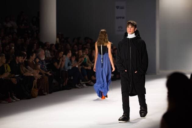 March 13, 2017 - Sao Paulo, Sao Paulo, Brazil - Model presents creation by Osklen, during the Sao Paulo Fashion Week, winter 2017 edition, this Monday, in Sao Paulo, Brazil. Sao Paulo Brazil - ZUMAl146 20170313_zaf_l146_142 Copyright: xPauloxLopesx