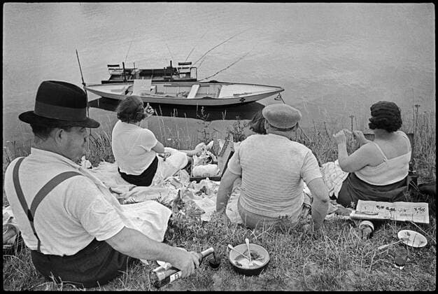 June 15, 1938 - FRANCE. Sunday on the banks of the River Seine. 1938. Argentina - ZUMAla1_ 19380615_zaf_la1_001 Copyright: xHenrixCartier-Bressonx