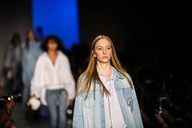 Models present creations of the brand Two Denim during a fashion show at Sao Paulo Fashion Week in Sao Paulo, Brazil, 14 March 2017. SAO PAULO FASHION WEEK !ACHTUNG: NUR REDAKTIONELLE NUTZUNG!  Copyright: xFernandoxBizerraxJrx SAO001 20170314-636251327029865828