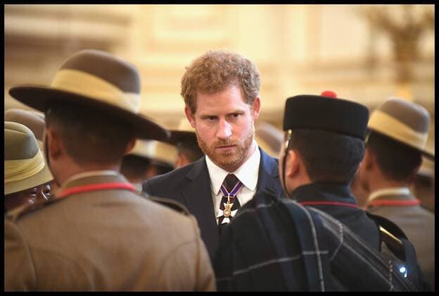 . 14 03 2017. London, United Kingdom. The Royal Gurkha service medals. Prince Harry attends a medal presentation for The Royal Gurkha Rifles at Buckingham Palace on March 14, 2017 in London, England. 2017 marks the 40th anniversary of The Prince Of Wales as Colonel-in-Chief of The Royal Gurkha Rifles.  xi-Imagesx xPoolx IIM-14660-0022