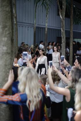 SAO PAULO, SP - 15.03.2017: SPFW N43 - Parade brand Giuliana Romanno during the 43 edition of SAO Paulo Fashion Week held at the Decameron space, SAO Paulo, SP. x1286196x  RichardxCallis