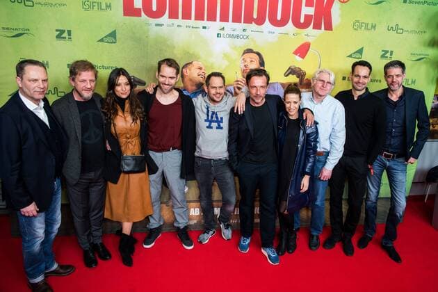 15.03.2017, Dettelbach, Mainfrankenplatz, Cineworld, Filmpremiere Lommbock, Foto: Produzent Tom Spieß mit den Darstellern und Regiseur Christian Zübert Copyright: HMBxMedia xLukasxSeufert