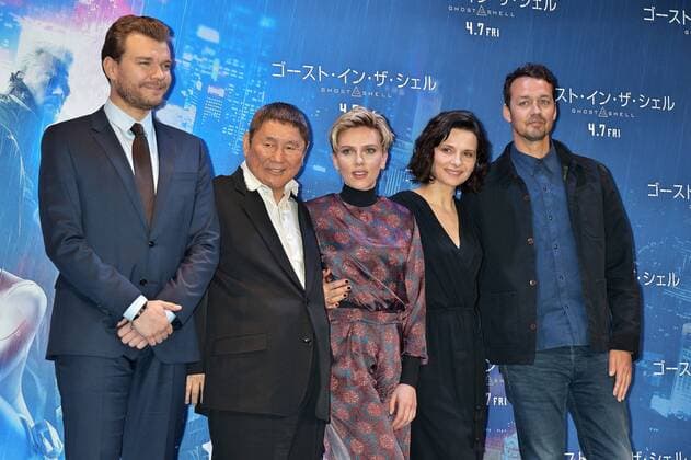 Bilder des Tages (L-R)Actors Pilou Asbaek, Takeshi Kitano, Scarlett Johansson, Juliette Binoche,.. and director Rupert Sanders attend a press conference for the film Ghost in the shell in Tokyo, Japan on March 16, 2017.  TKP2017031610 KEIZOxMORI