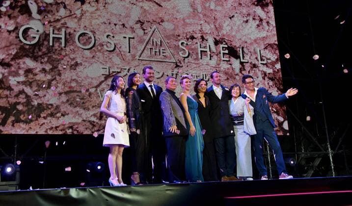 (L-R)Actors Kaori Yamamoto, Rila Fukushima, Pilou Asbaek, Takeshi Kitano, Scarlett Johansson, Juliette Binoche, Director Rupert Sanders, Kaori Momoi and Yukata Izumihara attend a world premiere for the film Ghost in the shell in Tokyo, Japan on March 16, 2017.  TKP2017031629 KEIZOxMORI