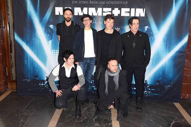 Bilder des Tages Die Band Rammstein bei der Rammstein: Paris Konzertfilm - Weltpremiere in der Volksbühne in Berlin am 16.03.2017