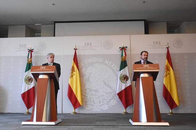 March 17, 2017 - Mexico City, Mexico - Minister of Foreign Affairs of Spain, Alfonso Dastis Quecedo and Minister of Foreign Affairs of Spain of Mexico Luis Videgaray are seen during a press conference at building of Ministry of Foreign Affairs on March 17, 2017 in Mexico City, Mexico Mexico City Mexico  - ZUMAn230 20170317_zaa_n230_313 Copyright: xCarlosxTischlerx