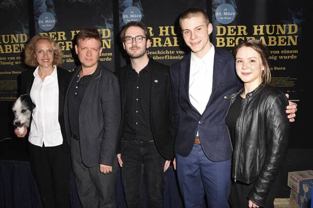Entertainment Bilder der Woche Themen der Woche Juliane Köhler, Justus von Dohnanyi, Sebastian Stern, Ben Cervilla Fischer und Ricarda Viola Zimmerer bei der Premiere des Kinofilms Der Hund begraben im Rio Filmpalast. München, 20.03.2017 Foto:xP.xSchönbergerx xFuturexImage