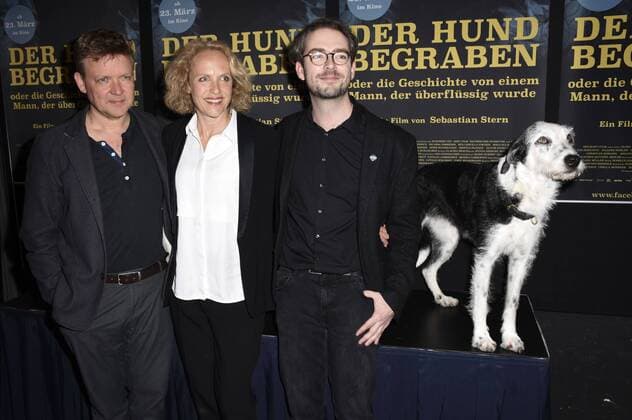 Justus von Dohnanyi, Juliane Köhler, Sebastian Stern und Kurt bei der Premiere des Kinofilms Der Hund begraben im Rio Filmpalast. München, 20.03.2017 Foto:xP.xSchönbergerx xFuturexImage