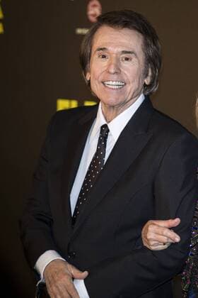 Raphael attends the premiere of the film El bar at Callao Cinema in Madrid, Spain. March 22, 2017.  (20170322151)