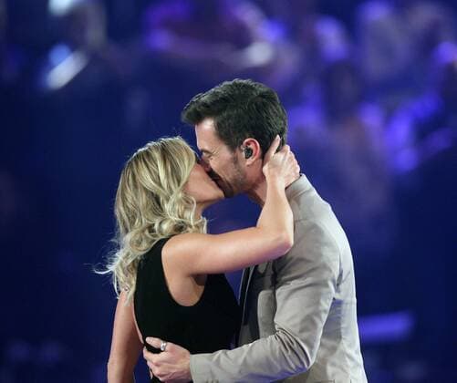 Entertainment Bilder der Woche Themen der Woche Bilder des Tages Helene Fischer küsst Florian Silbereisen während ihres Auftrittes Oldenburg