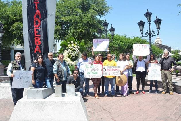 March 25, 2017 - Mexico - EUM20170325NAC14.JPG.MONTERREY, NL. ProtestManifestacion-NL.- Protesta de la Asociacion de Periodistas de la entidad, 25 de marzo de 2017, por el asesinato de la periodista Miroslava Breach. Foto: Agencia EL UNIVERSALJMA. Mexico  - ZUMAu78_ 20170325_zaf_u78_043 Copyright: xElxUniversalx