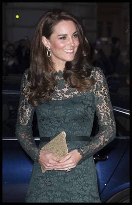 . 28 03 2017. London, United Kingdom. The Duchess of Cambridge arriving at the 2017 Portrait Gala at the National Portrait Gallery in London.  xStephenxLockx xi-Imagesx IIM-14766-0015