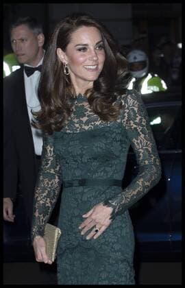 . 28 03 2017. London, United Kingdom. The Duchess of Cambridge arriving at the 2017 Portrait Gala at the National Portrait Gallery in London.  xStephenxLockx xi-Imagesx IIM-14766-0017