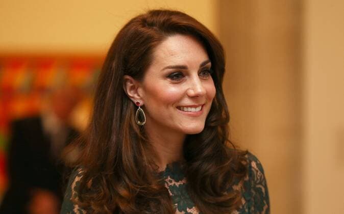 216597 Papixs Starface 2017-03-28 Londres Royaume Uni La duchesse de Cambridge assiste à un vernissage au National Portrait Gallery. PAP03171655 Britain s Catherine, Duchess of Cambridge views work by artist Gillian Wearing at the 2017 Portrait Gala at the National Portrait Gallery in London, Britain March 28, 2017 Duchesse Catherine Kate de Cambridge Middleton (Angleterre)  Copyright: xPapixsx xStarfacex STAR_216597_016
