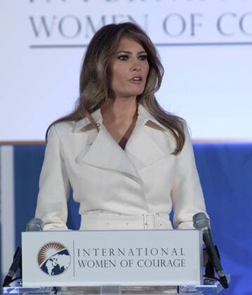 Bilder des Tages US First Lady Melania Trump speaks at the event International Women of Courage at the Department of State in Washington DC, United States, 29 March 2017, where she stated that brutality against women and children is over and warned that her country will be watching those nations that don t protect their rights. MELANIA TRUMP: THE AGE OF BRUTALITY AGAINST WOMEN IS OVER !ACHTUNG: NUR REDAKTIONELLE NUTZUNG!  Copyright: xLENINxNOLLYx WAS001 20170329-636264138896985248