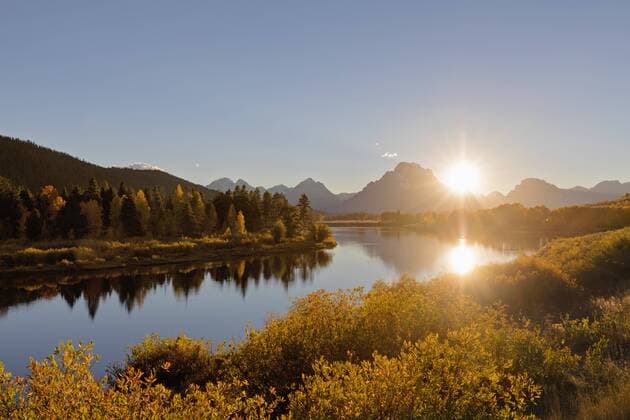 USA, Wyoming, Rocky Mountains, Teton Range, Grand Teton National Park, Snake River, Oxbow Bend, Mount Moran, Indian Summer  FOF08871