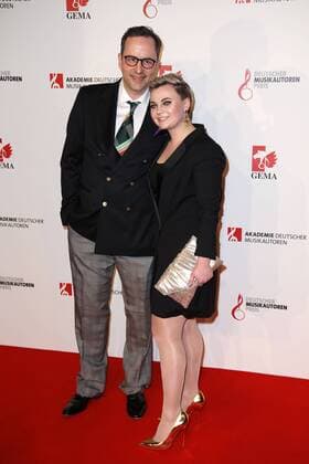 Kurt Krömer und Elzbieta Steinmetz ( Elaiza ) bei der Verleihung Deutscher Musikautorenpreis am 30.03.2017 in Berlin Deutscher Musikautorenpreis 2017 Berlin 