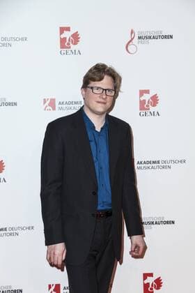 Sören Nils Eichberg auf bei der Preisverleihung des Deutschen Musikautorenpreises am 30.03.2017 Sören Nils Eichberg auf bei der Preisverleihung des Deutschen Musikautorenpreises am 30.03.2017