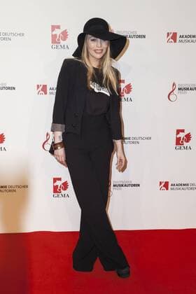 Alexa Feser auf bei der Preisverleihung des Deutschen Musikautorenpreises am 30.03.2017 Alexa Feser auf bei der Preisverleihung des Deutschen Musikautorenpreises am 30.03.2017