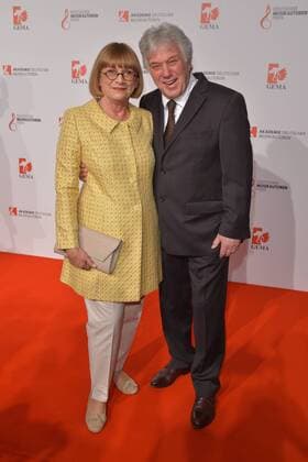 Monika Zuckowski, Rolf Zuckowski Ankunft Deutscher Musikautorenpreis im Hotel Ritz-Carlton in Berlin, am 30.03.2017