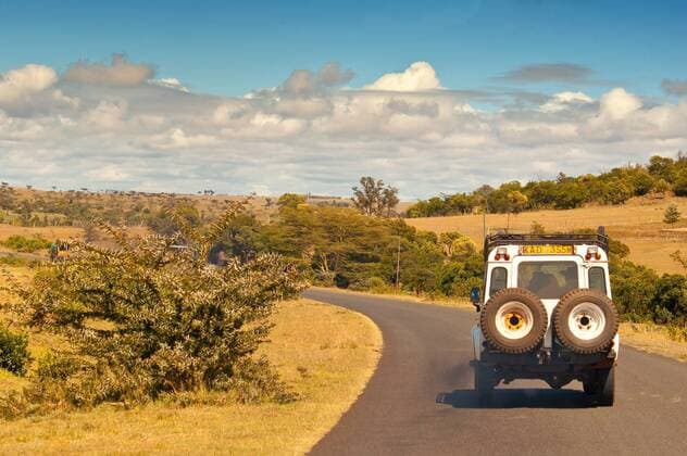 Off-road vehicle on the road in Kenya  BEW1CD3CE9F