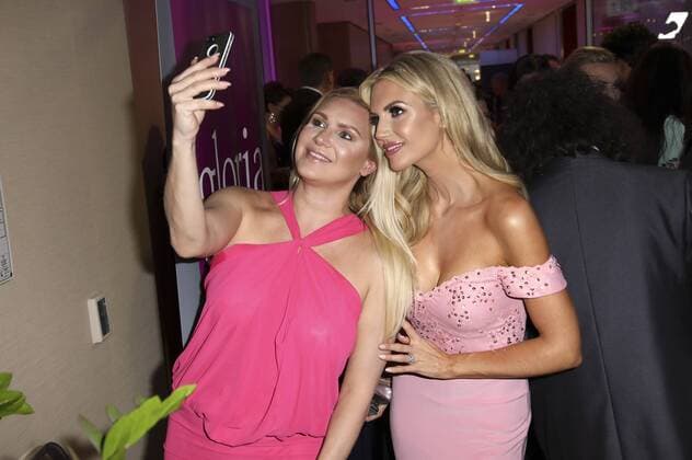 Magdalena Brzeska und Rosanna Davison bei der 4. Verleihung des Deutschen Kosmetikpreises Gloria 2017 im Hilton Düsseldorf. Düsseldorf, 31.03.2017 Foto:xS.xGabschx xFuturexImage