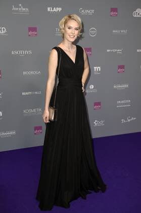Kim Hnizdo bei der 4. Verleihung des Deutschen Kosmetikpreises Gloria 2017 im Hilton Düsseldorf. Düsseldorf, 31.03.2017 Foto:xS.xGabschx xFuturexImage