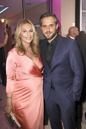 Caroline Beil und Freund Philipp Sattler bei der 4. Verleihung des Deutschen Kosmetikpreises Gloria 2017 im Hilton Düsseldorf. Düsseldorf, 31.03.2017 Foto:xS.xGabschx xFuturexImage
