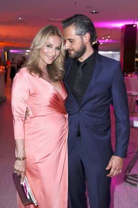 Caroline Beil und Freund Philipp Sattler bei der 4. Verleihung des Deutschen Kosmetikpreises Gloria 2017 im Hilton Düsseldorf. Düsseldorf, 31.03.2017 Foto:xS.xGabschx xFuturexImage