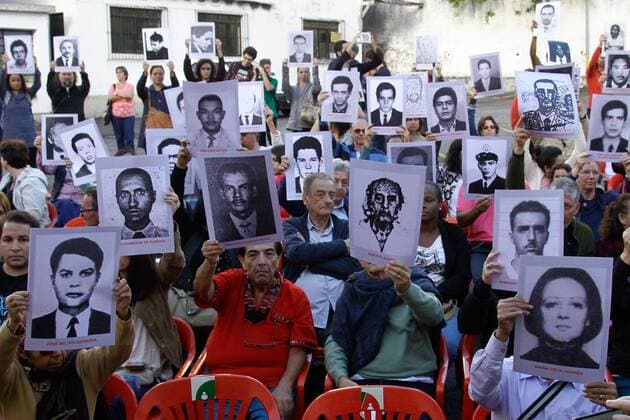 April 1, 2017 - Sao Paulo, Brazil - Members of the Municipal Truth Commission and human rights activists are protesting in memory of the victims of the dictatorship in front of the former headquarters of DOI-Codi, in the city of SoÂ£o Paulo, Brazil this afternoon. Several acts in memory of the 52 years of the Military Regime are foreseen today. April 01, 2017 (Photo: FoÂ¡bio Vieira FotoRua) Sao Paulo Brazil  - ZUMAn230 20170401_zaa_n230_601 Copyright: xFotoruax