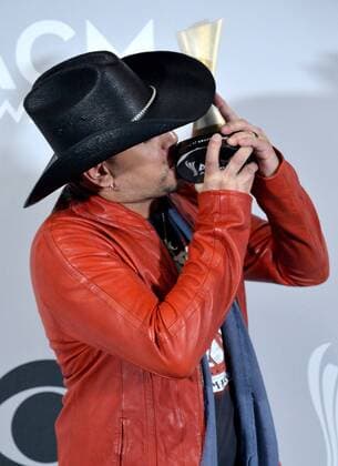 Recording artist Jason Aldean, winner of the Entertainer of the Year award appears backstage during the 52nd annual Academy of Country Music Awards held at T-Mobile Arena in Las Vegas, Nevada on April 2, 2017. The show will be telecast live on CBS.  LVP20170402323 JIMxRUYMEN