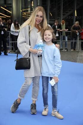 Xenia Seeberg mit Sohn Philip-Elias Martinek bei der Premiere des Kinofilms Die Schlümpfe - Das verlorene Dorf im Cinestar Sony Center. Berlin, 02.04.2017 Foto:xS.xGabschx xFuturexImage