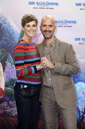 Christoph Maria Herbst mit Ehefrau Gisi bei der Premiere des Kinofilms Die Schlümpfe - Das verlorene Dorf im Cinestar Sony Center. Berlin, 02.04.2017 Foto:xS.xGabschx xFuturexImage