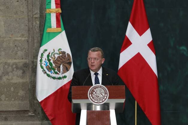 Nieto empfängt Rasmussen in Mexiko Stadt Danish Prime Minister Lars Lokke Rasmussen speaks during a press conference after a signign ceremony with Mexican President Enrique Pena Nieto at the National Palace in Mexico City, Mexico, 03 April 2017. MEXICO S PRESIDENT PENA NIETO RECEIVES DANISH PRIME MINISTER RASMUSSEN !ACHTUNG: NUR REDAKTIONELLE NUTZUNG!  Copyright: xMarioxGuzmánx MEX008 20170404-636268614920145932