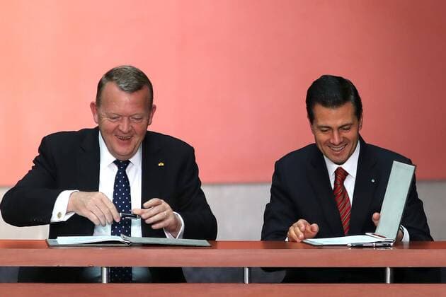 Nieto empfängt Rasmussen in Mexiko Stadt April 3, 2017 - Mexico - EUM20170403NAC30.JPG.CIUDAD DE MEXICO, President Presidente-EPN.- El presidente de Mexico, Enrique Pena Nieto y el primer ministro de Dinamarca, Lars Lokke Rasmussen, durante la firma de convenios entre ambos paises, en Palacio Nacional, este lunes 3 de abril de 2017. Foto: Agencia EL UNIVERSAL Lucia Godinez RCC. Mexico  - ZUMAu78_ 20170403_zaf_u78_068 Copyright: xLuciaxGodinezx