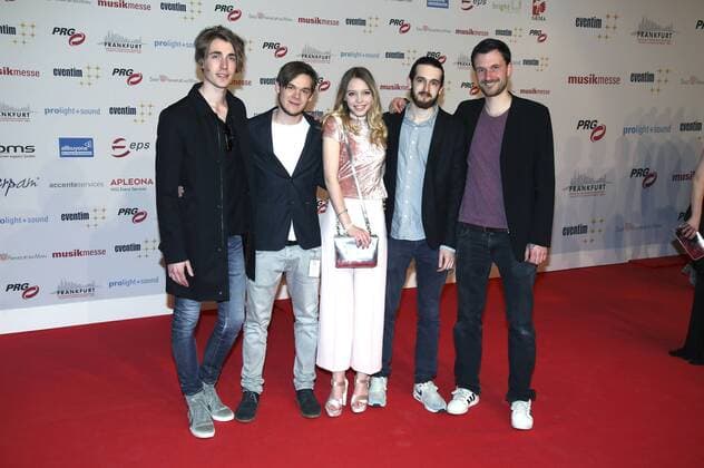 Lina Larissa Strahl mit Band bei der 12. Verleihung des PRG Live Entertainment Award in der Festhalle Frankfurt. Frankfurt am Main, 03.04.2017 Foto:xS.xGabschx xFuturexImage