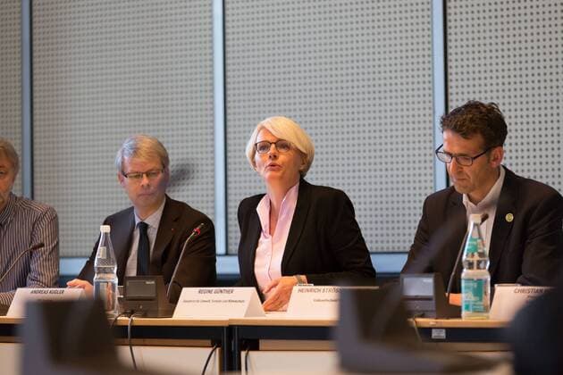 stefan-zeitz.de, 06.04.2017, Berlin, Deutschland, GER, Berliner Abgeordnetenhaus, Berlin bekommt als erstes Bundesland ein Radgesetz, Pressekonferenz Senatorin Regine Günther, Heinrich Strössenreuther (Volksentscheid Fahrrad)