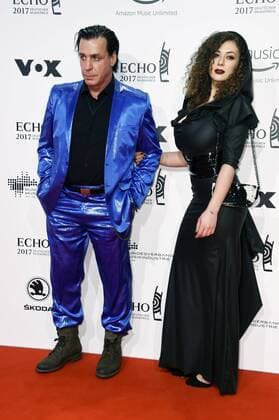 Till Lindemann (Rammstein) mit Freundin Leila Lowfire bei der 26. Verleihung des Deutschen Musikpreises Echo 2017 in der Messe Berlin. Berlin, 06.04.2017 Foto:xF.xKernx xFuturexImage