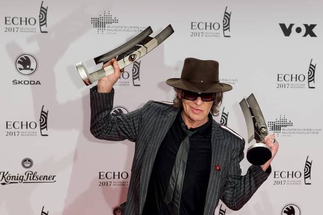 Berlin, Germany 06.04.2017, Echo 2017 Deutscher Musikpreis, Udo Lindenberg, mit dem Echo ( DeFodi001