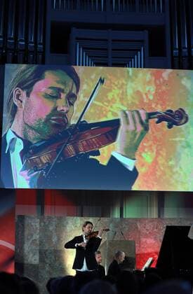 Bilder des Tages Bilder des Tages (170408) -- FRANKFURT, April 8, 2017 -- Violinist David Garrett performs during the awarding ceremony of the Frankfurt Music Prize 2017 at the St Paul s Church in Frankfurt, Germany on April 7, 2017. David Garrett was honored with the Frankfurt Music Prize 2017 on Friday. )(dtf) GERMANY-FRANKFURT-DAVID GARRETT-MUSIC LuoxHuanhuan 