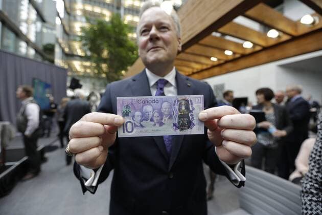 Bilder des Tages Bilder des Tages (170407) -- OTTAWA, April 7, 2017 -- Bank of Canada Governor Stephen Poloz holds a 10-Canadian-dollar banknote in Ottawa, Canada, on April 7, 2017. The Bank of Canada on Friday unveiled a commemorative 10-Canadian-dollar banknote to mark the 150th anniversary of the country. ) CANADA-OTTAWA-COMMEMORATIVE BANKNOTE-UNVEILING DavidxKawai 