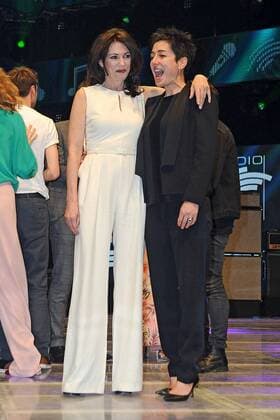 RADIO REGENBOGEN AWARD 2017. Iris Berben und Dunja Hayali anläßlich der Verleihung des Medienpreises aus Baden-Württemberg Radio Regenbogen Award am 07.04.2017 im Europapark Rust.
