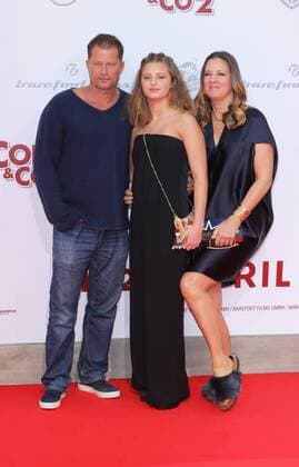 Til Schweiger, Tochter Emma und Dana Schweiger bei der Filmpremiere - Conni & Co 2 - Das Geheimnis des T-Rex - im SonyCenter, Potsdamer Platz, Berlin Copyright imago stock&people GmbH Tinkeres Datum: 09.04.2017 Filmpremiere - Conni & Co 2 -