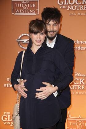 Nevio Passaro mit Freundin Verena Haber bei der Premiere des Disney Musicals Der Glöckner von Notre Dame im Stage Theater des Westens. Berlin, 19.02.2017 Foto:xS.xGabschx xFuturexImage