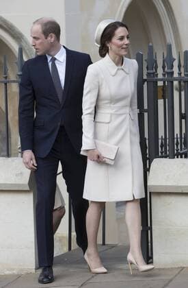. 16 04 2017. London, United Kingdom. The Duke and Duchess of Cambridge leaving the Easter Sunday church service at Windsor Castle, United Kingdom.  xStephenxLockx xi-Imagesx IIM-14899-0035