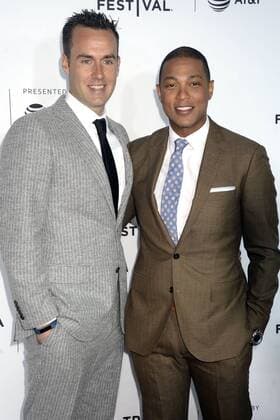 Don Lemon mit Freud bei der Weltpremiere von Clive Davis: The Soundtrack of Our Lives zur Eröffnung des Tribeca Film Festival 2017 in der Radio City Music Hall. New York, 19.04.2017 Foto:xD.xVanxTinex xFuturexImage