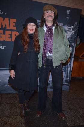 Danielle de Picciotto, Alexander Hacke, Einstuerzende Neubauten Ankunft Iggy POPs Birthday Bash zum Konzert Kinofilm GIMME DANGER im KIno International in Berlin am 20.04.2017