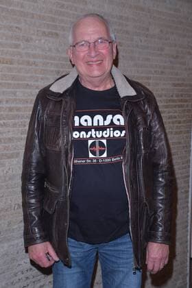 Eduard Meyer (Toningenieur Hansa Studios fuer David Bowie und Iggy Pop) Ankunft Iggy POPs Birthday Bash zum Konzert Kinofilm GIMME DANGER im KIno International in Berlin am 20.04.2017